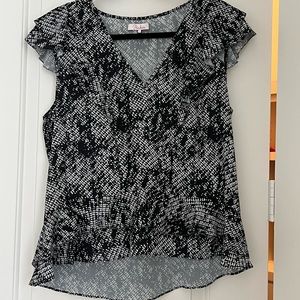 Parker black and white v-neck ruffle blouse